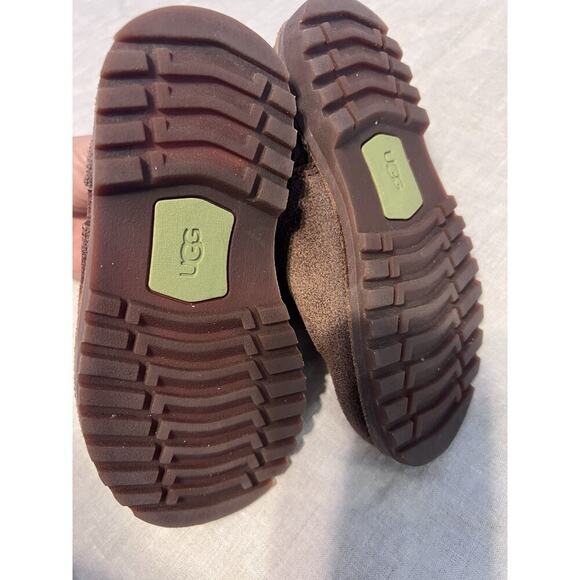 Brown UGG Suede Leather Chelsea Boots For Kids Size 9 - Picture 7 of 9